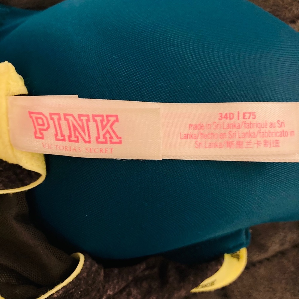 Victoria Secret Bras - Picture 3 of 4